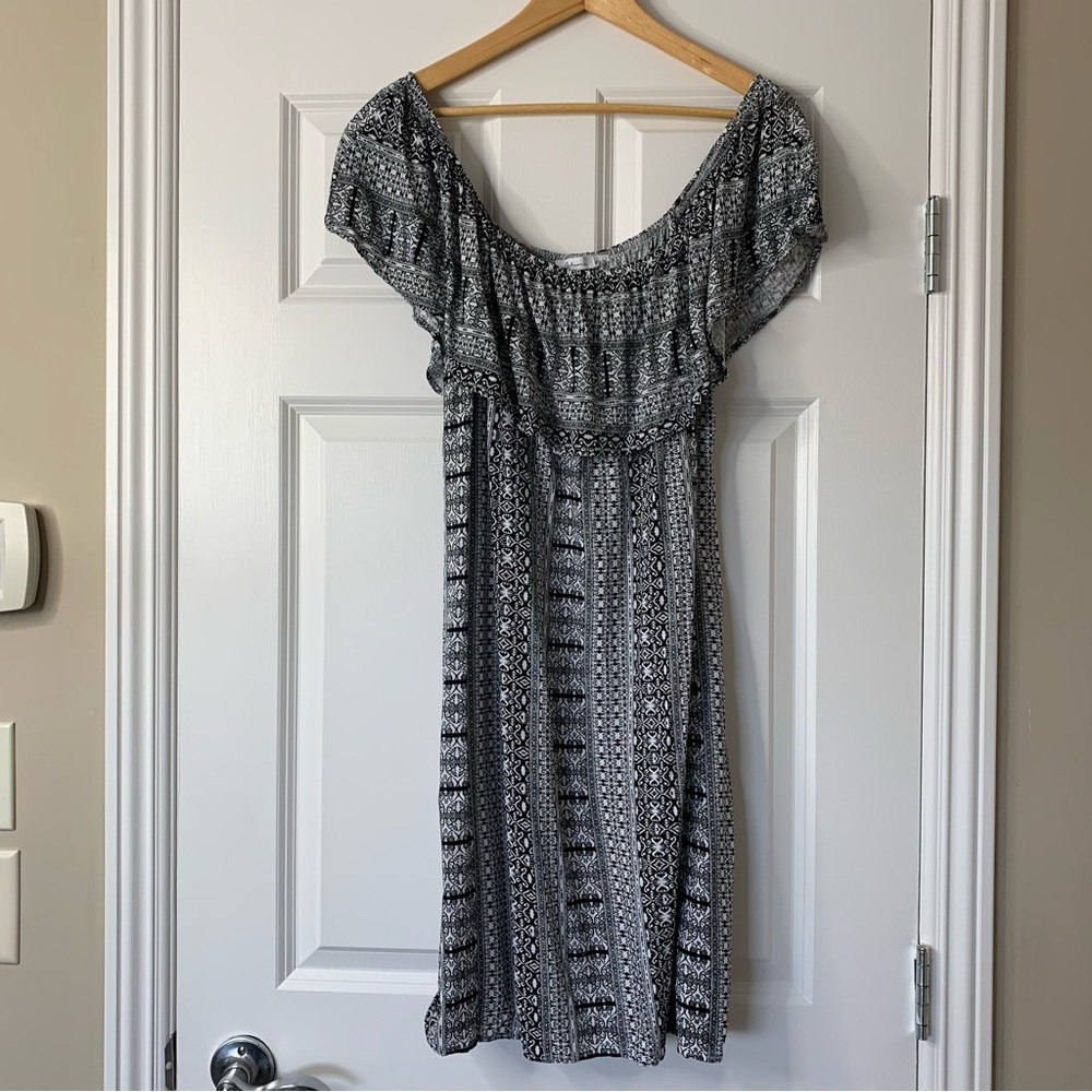 Reitmans Black and White Abstract Pattern Off The Shoulder Mini Dress Size M